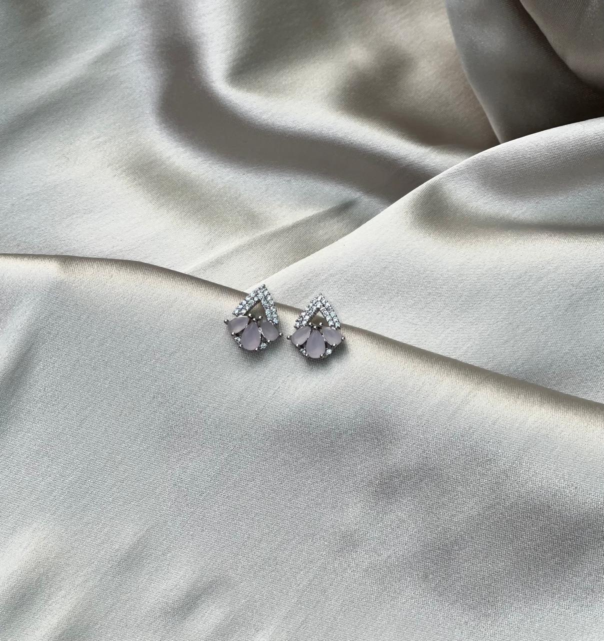 white studs ER07
